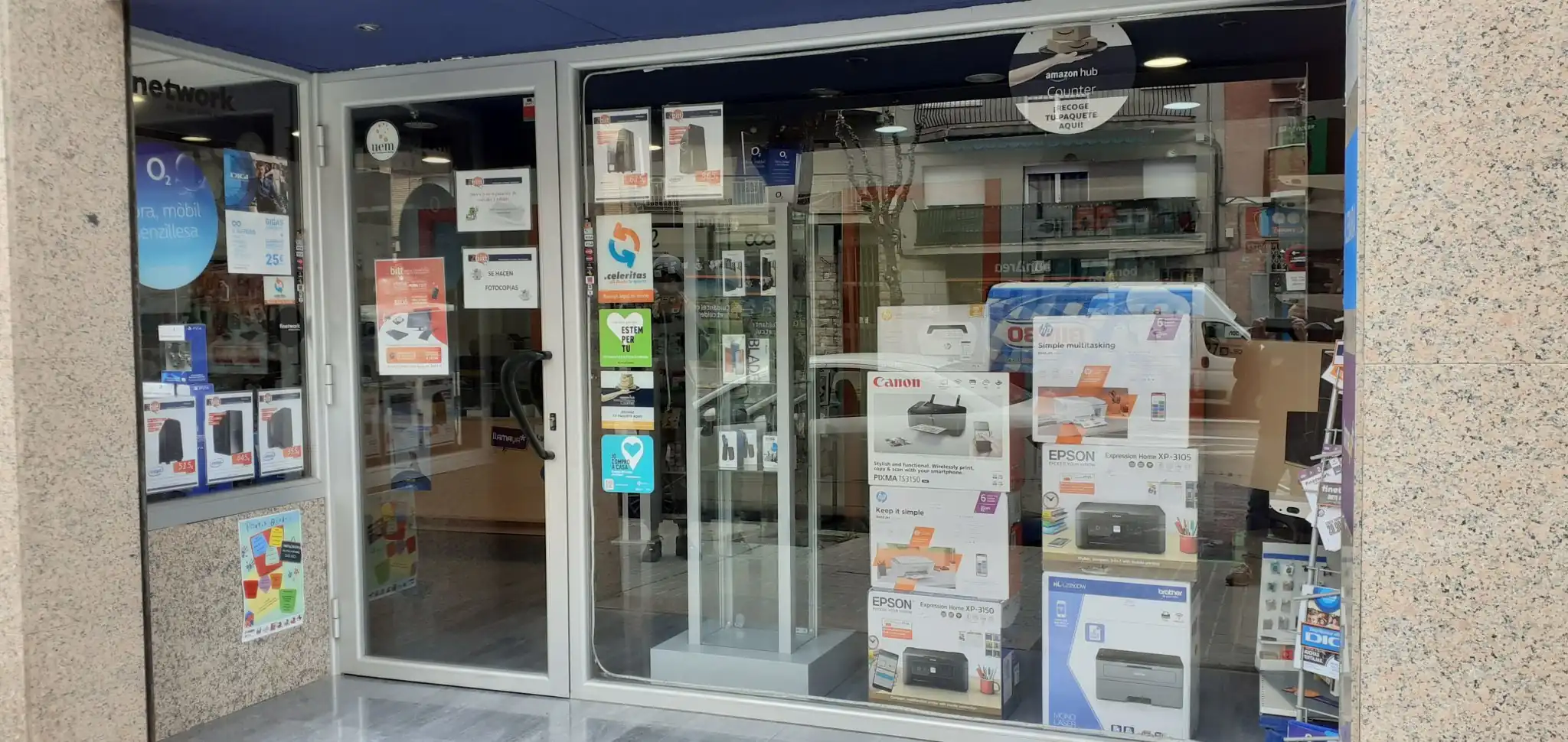 Zbitt Montbui, tienda física